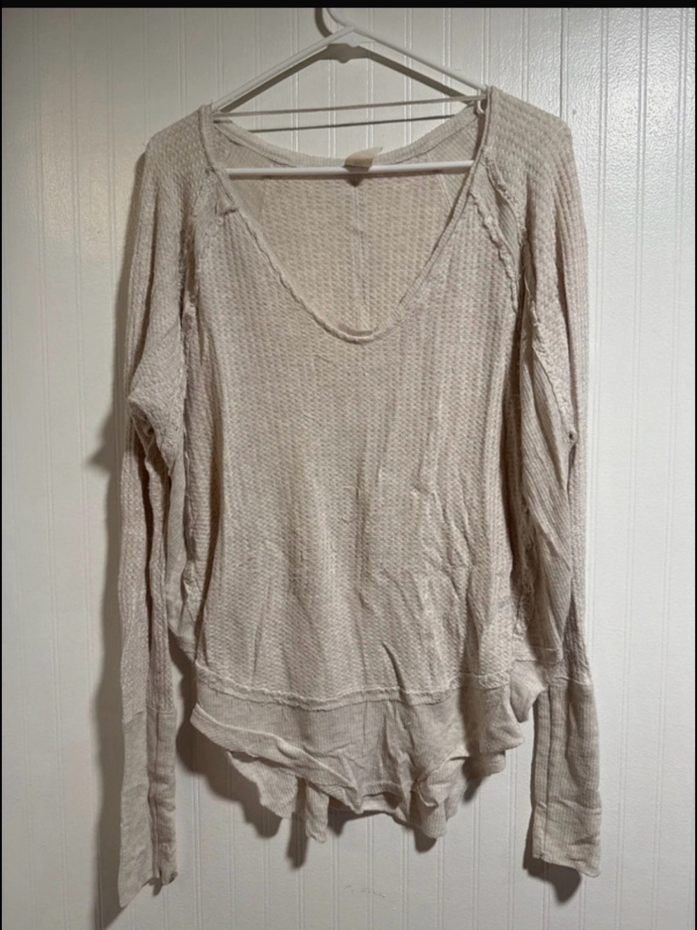Women’s We The Free Large Distressed Lightweight Long Sleeve Sweater